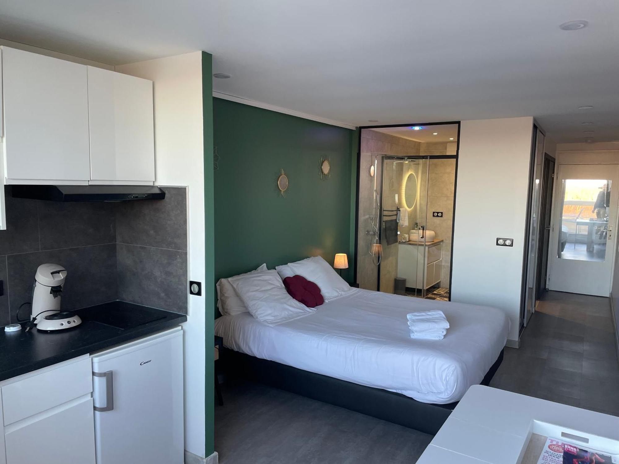 STUDIO CAMP NATURISTE VUE MER, le Gilyves cocooning Agde Extérieur photo